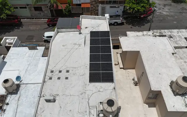 Instalación de paneles solares realizada por Grupo Solar en Veracruz, foto 4