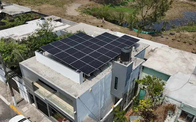Instalación de paneles solares realizada por Grupo Solar en Veracruz, foto 7